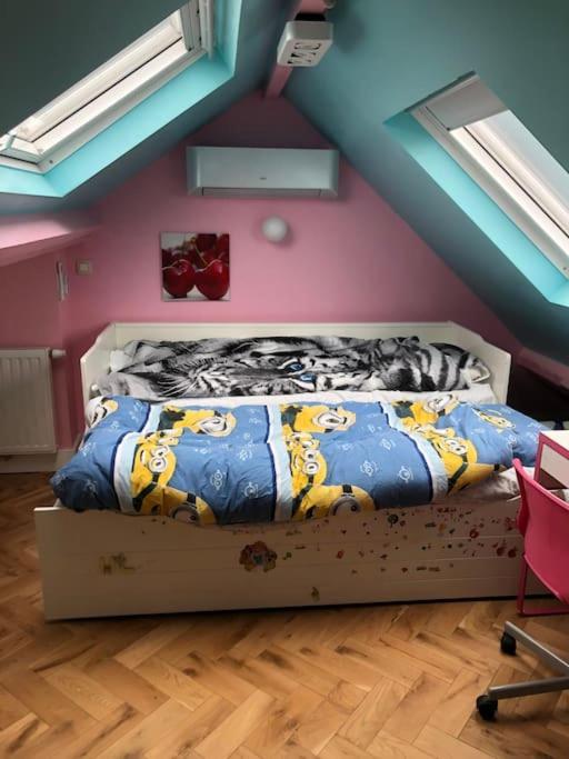 Stay In Maison De Metre In Etterbeek Брюссель Экстерьер фото